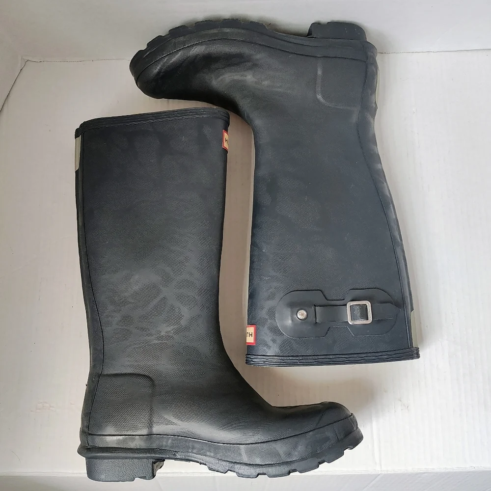 RARE Hunter Matte Dark Navy Leopard Print Faux Shearling Lined Tall Boots Sz 37